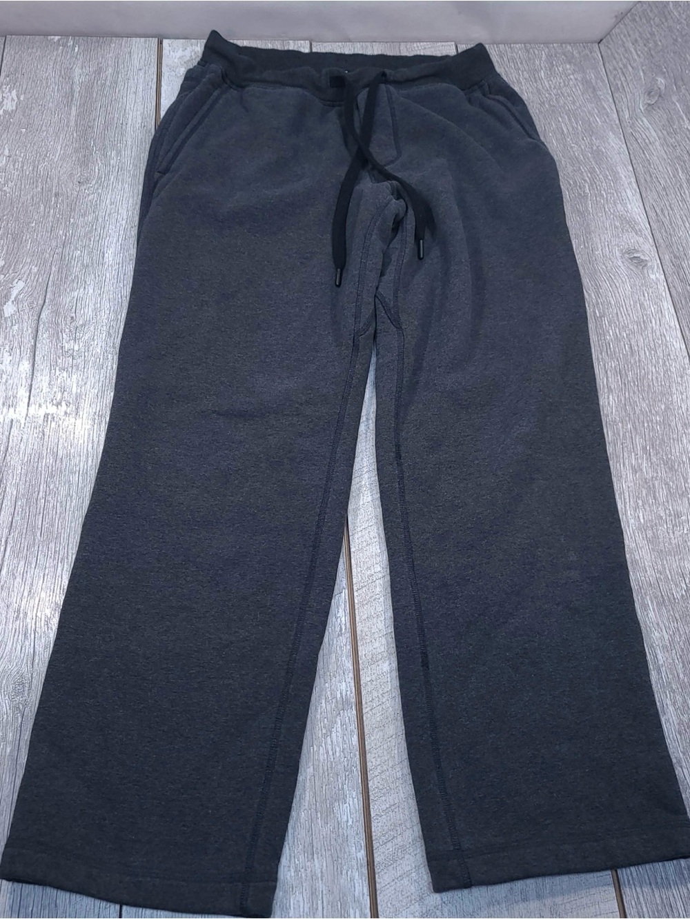 Lululemon women’s charcoal grey drawstring track pants large